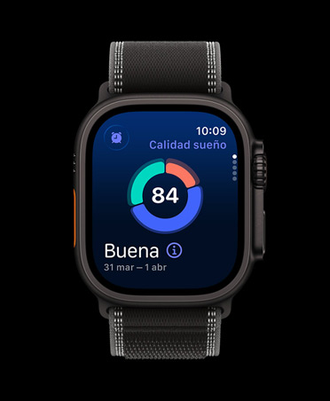 Apple Watch Ultra 3, color negro, caja de titanio, la pantalla muestra el gráfico circular de Calidad del Sueño, correa Loop Trail, color negro/carbón