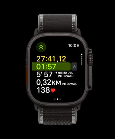 Apple Watch Ultra 3, color negro, caja de titanio, entreno de running, siguiente intervalo