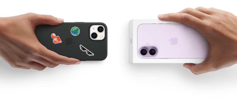 Des mains échangent un smartphone d’occasion contre un nouvel iPhone 16 Pro dans son coffret.