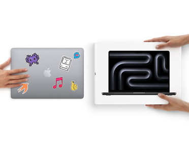 En hånd skyver en MacBook med klistremerker på dekselet mot to hender som holder en ny MacBook i esken