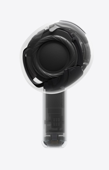 O singură cască AirPods 4 cu cipul H2 în tija căștii.