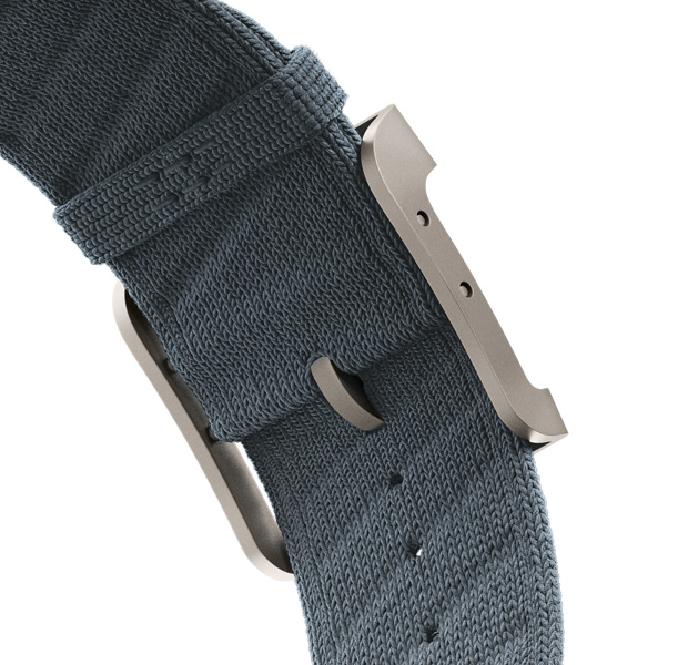 Apple Watch Hermès Ultra 3 En Mer band, bleu gris/bleu glacier color (blue gray with light gray diagonal textured stripes), knit polyamide yarn material, adjustment holes centered, natural color titanium buckle