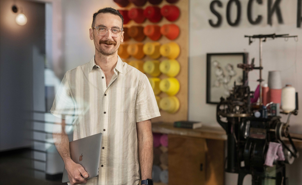 Max Williamson, az ügyfélkapcsolatokért és stratégiai partnerségekért felelős alelnök egyben a vállalat IT-részlege is.