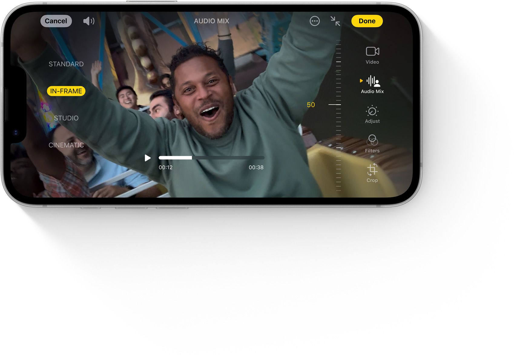 На екрані iPhone 16e показано використання функції Audio Mix.