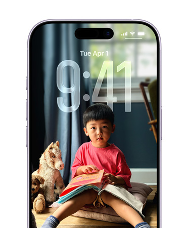 Замкнений екран iPhone, на якому показано час, адаптований до фотографії