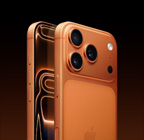 iPhone 17, color lavanda, parte delantera, parte trasera en ángulo, sistema de cámara dual Fusion en el módulo superior, botón del Control de Cámara, parte delantera, pantalla de borde a borde, botón Acción, botones de volumen y botón lateral