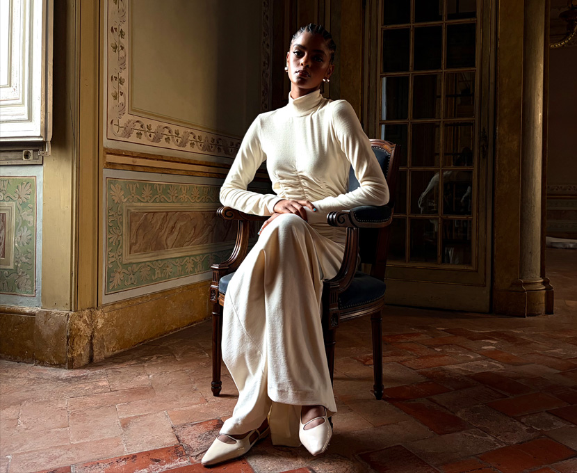 Φωτογραφία ατόμου που τραβήχτηκε σε λειτουργία κάμερας χαμηλού φωτισμού